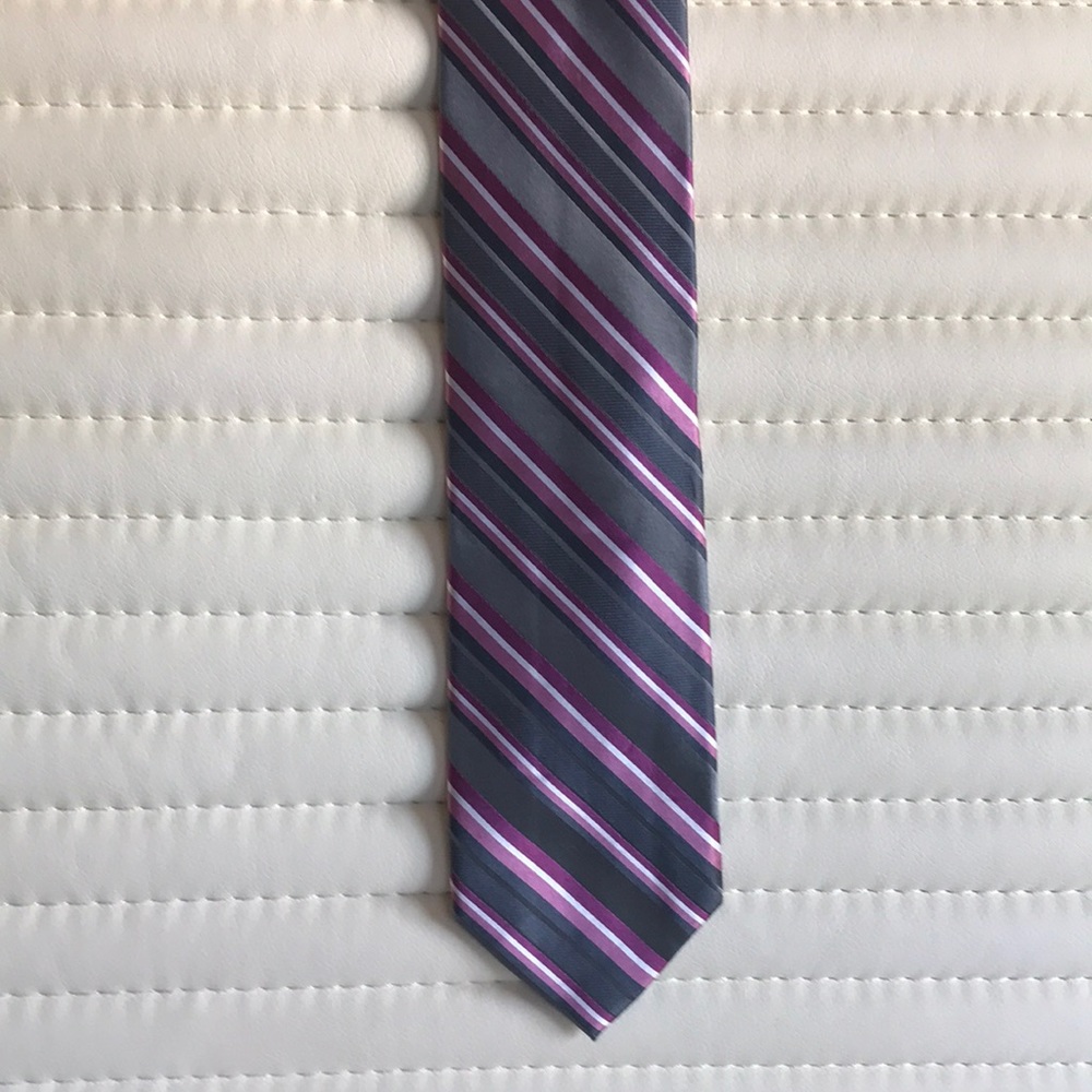 Mens necktie-great condition
